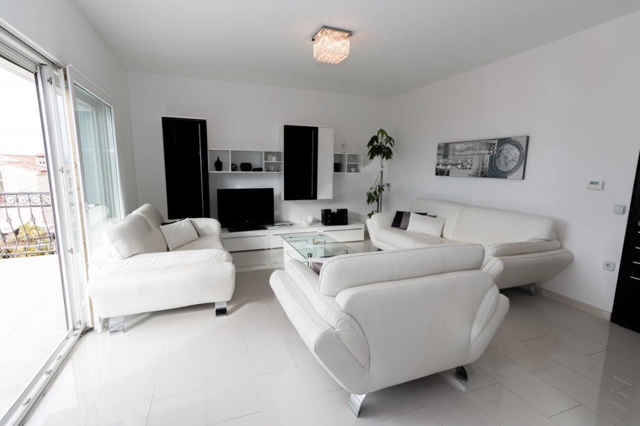 Holiday House Queens With Sea View Selce Exterior foto